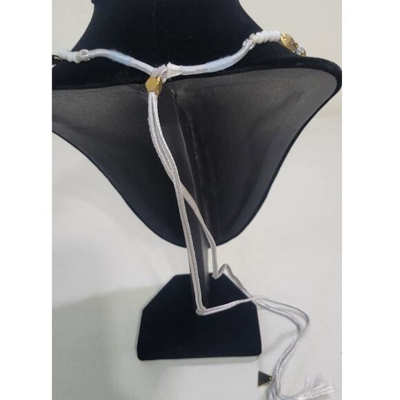 Serefina Anthropologie Necklace Beaded Stones Gold & White Adjustable NWOT - Picture 5 of 6